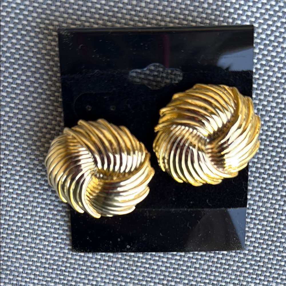 Vintage lot of 3 earrings w/ posts - Picture 3 of 8